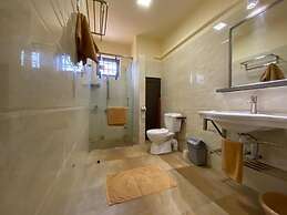 The Monalysa Suites & Residence