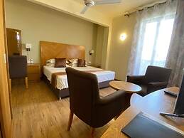 The Monalysa Suites & Residence