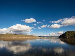 High Mountain Resort Shangri-la