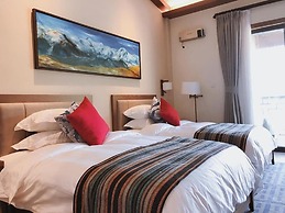 High Mountain Resort Shangri-la