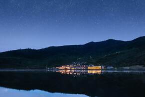 High Mountain Resort Shangri-la