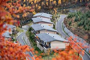 High Mountain Resort Shangri-la