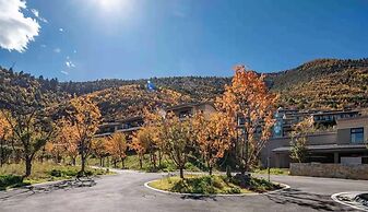 High Mountain Resort Shangri-la