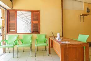 OYO 1755 De'balcon Accomodation Near Ngurah Rai Airport