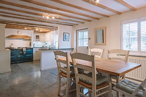 Church Cottage West Down, Sleeps 6-7, Dog Friendly