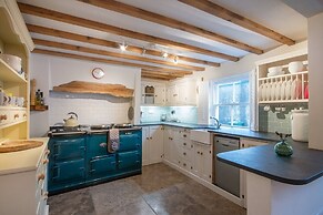 Church Cottage West Down, Sleeps 6-7, Dog Friendly