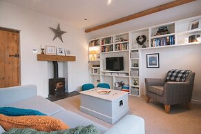 Church Cottage West Down, Sleeps 6-7, Dog Friendly