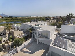 Peach on Beach Boutique Guesthouse