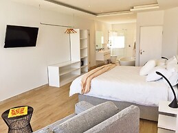 Peach on Beach Boutique Guesthouse