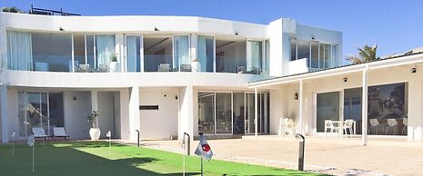 Peach on Beach Boutique Guesthouse