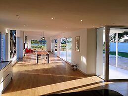 Peach on Beach Boutique Guesthouse