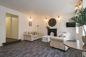 Royal Mile 5 BR Apartment nr Castle