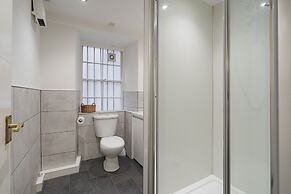 Royal Mile 5 BR Apartment nr Castle