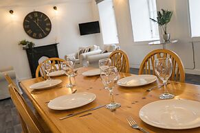 Royal Mile 5 BR Apartment nr Castle