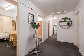 Royal Mile 5 BR Apartment nr Castle