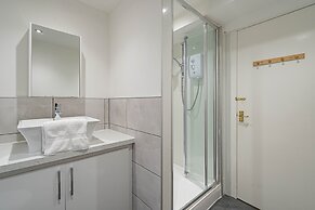 Royal Mile 5 BR Apartment nr Castle