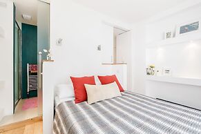 Modern Holland Park apartment