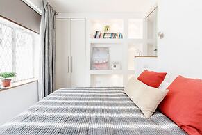 Modern Holland Park apartment