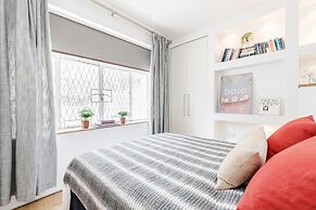 Modern Holland Park apartment