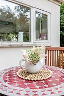 Modern Holland Park apartment