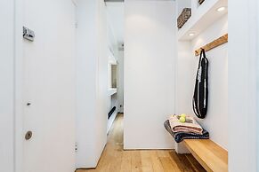 Modern Holland Park apartment