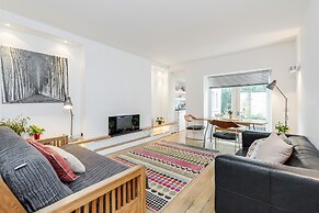 Modern Holland Park apartment