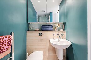 Modern Holland Park apartment