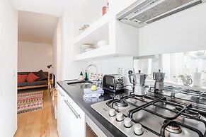 Modern Holland Park apartment