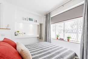 Modern Holland Park apartment