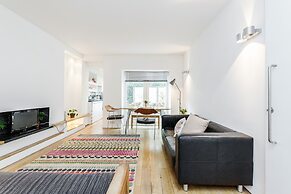 Modern Holland Park apartment