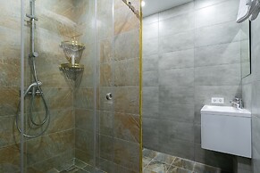 The V central apartments