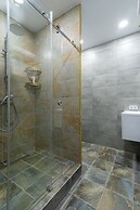 The V central apartments