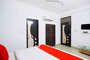 Capital O 29375 Hotel Rainbow Villa