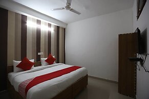 OYO 44400 Retreat Inn