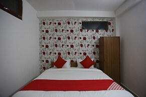 OYO 44400 Retreat Inn