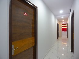 OYO 41215 Three Kings