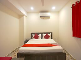 OYO 41215 Three Kings