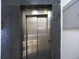 OYO 41215 Three Kings