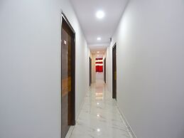 OYO 41215 Three Kings