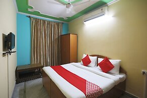 OYO 49985 Singh Hotel