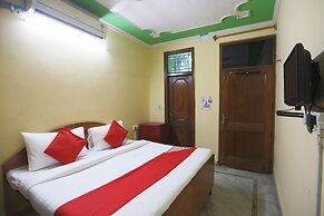 OYO 49985 Singh Hotel