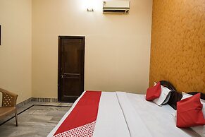 OYO 42790 Mukund Resort