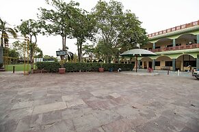 OYO 42790 Mukund Resort