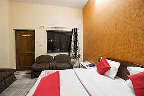 OYO 42790 Mukund Resort