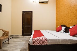 OYO 42790 Mukund Resort