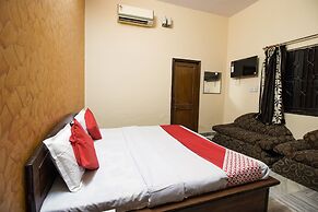 OYO 42790 Mukund Resort