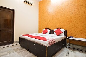 OYO 42790 Mukund Resort