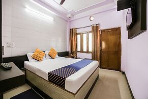 SPOT ON 45729 Hotel Kailash