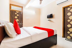 OYO 61469 Kalawati Palace