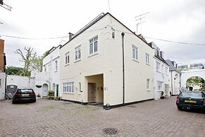 Quiet Historic Mews- Hyde Park